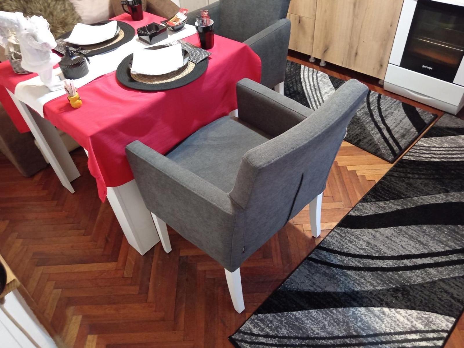 Apartman En Dusanovac Exteriör bild