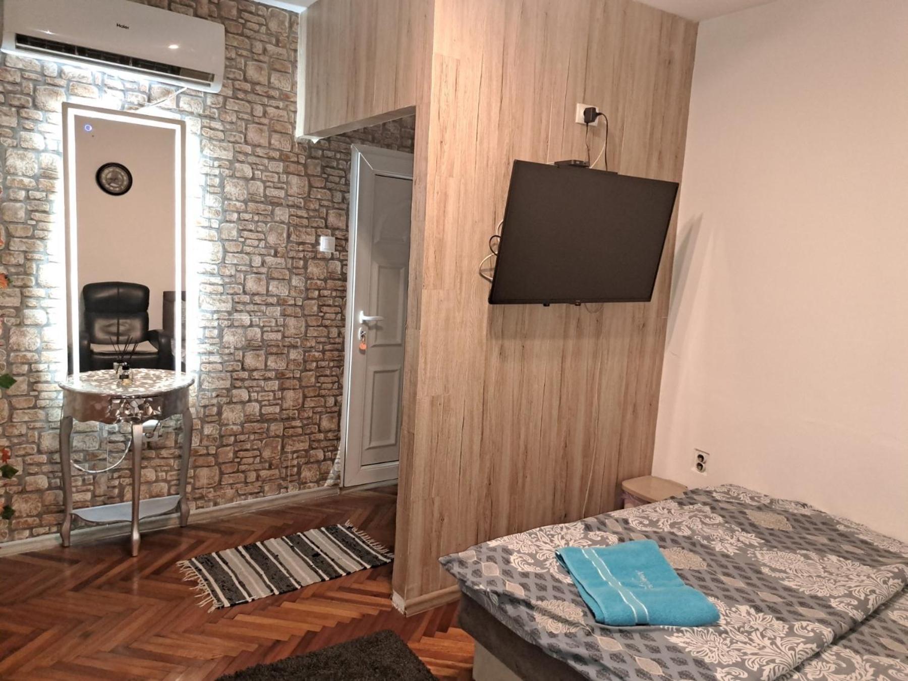 Apartman En Dusanovac Exteriör bild