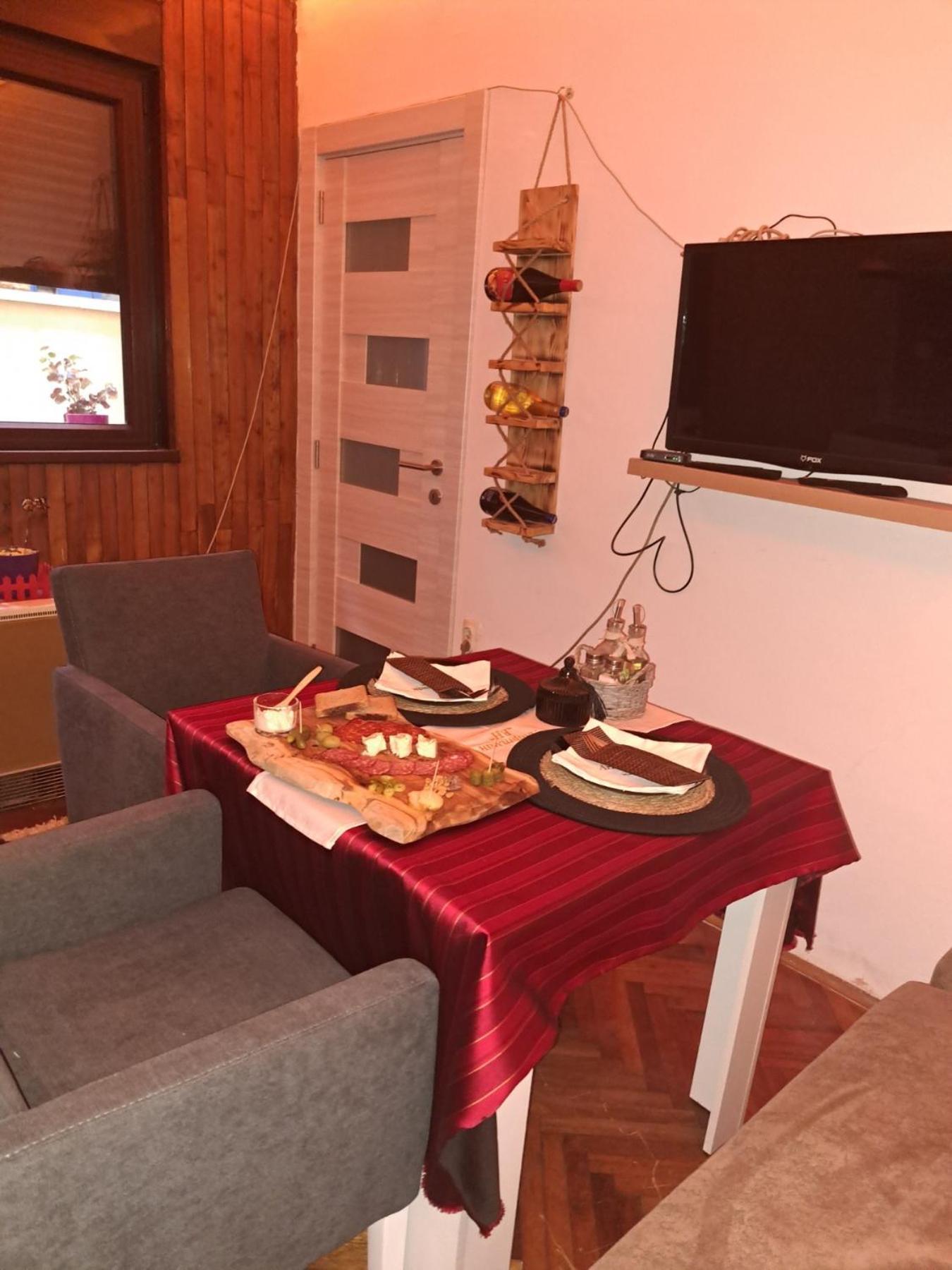 Apartman En Dusanovac Exteriör bild