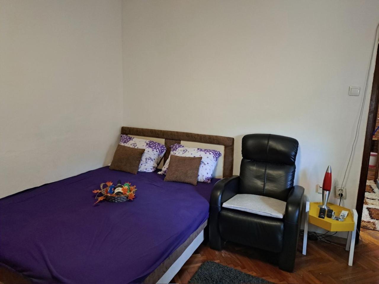 Apartman En Dusanovac Exteriör bild