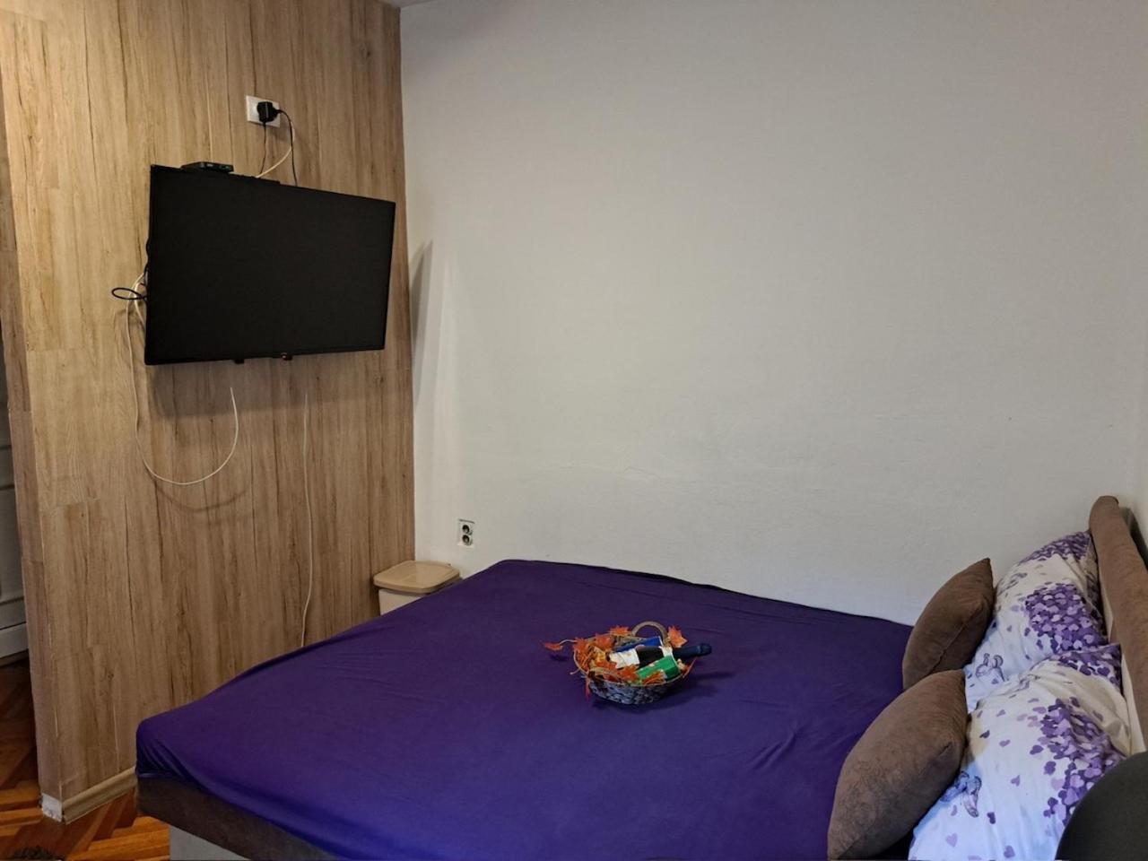 Apartman En Dusanovac Exteriör bild