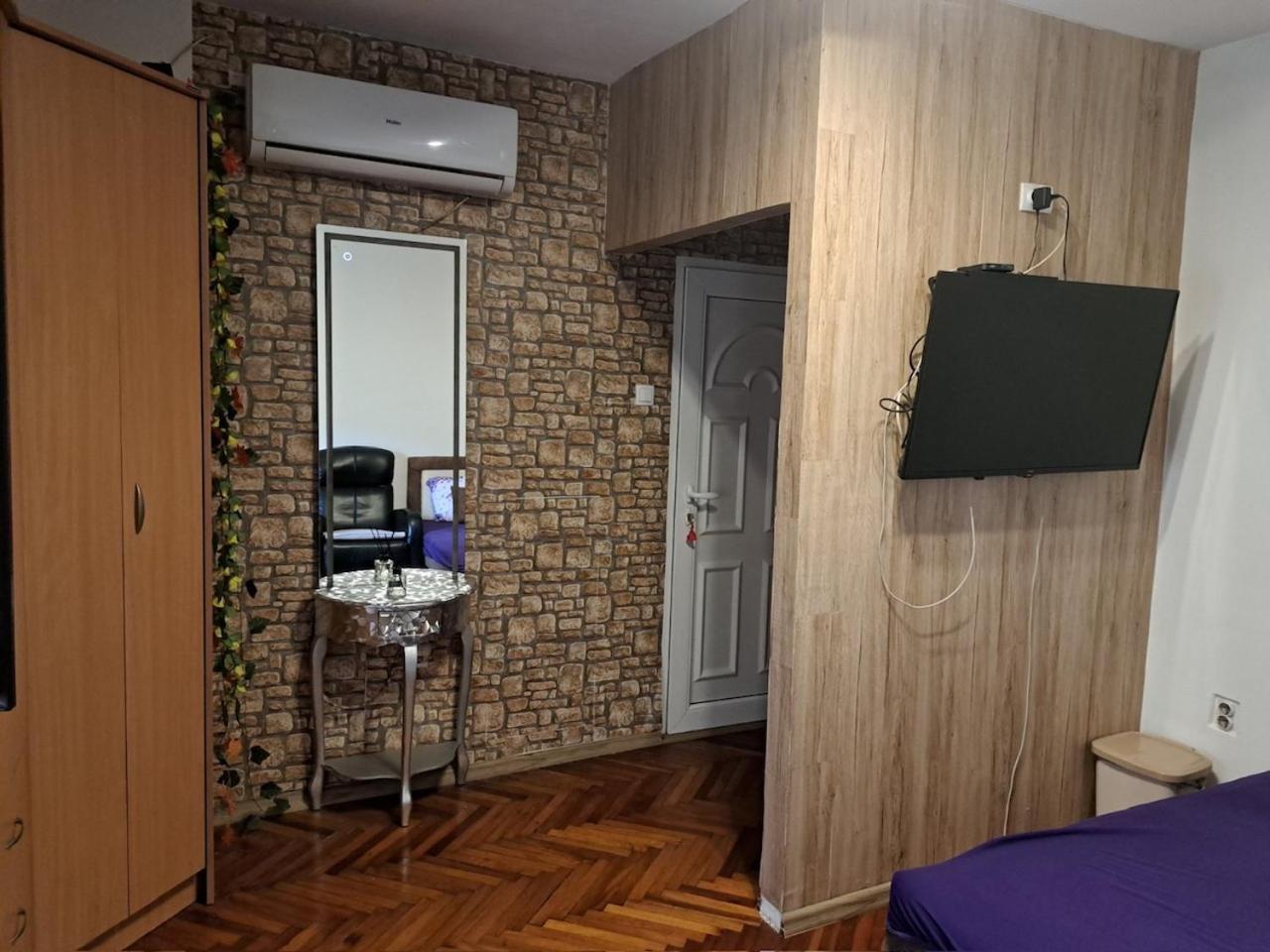 Apartman En Dusanovac Exteriör bild