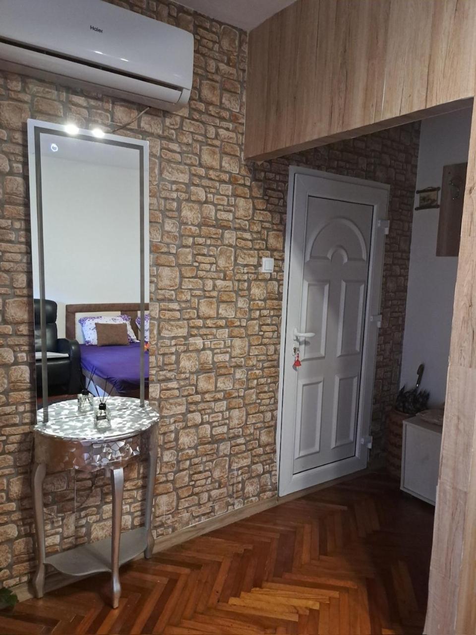 Apartman En Dusanovac Exteriör bild